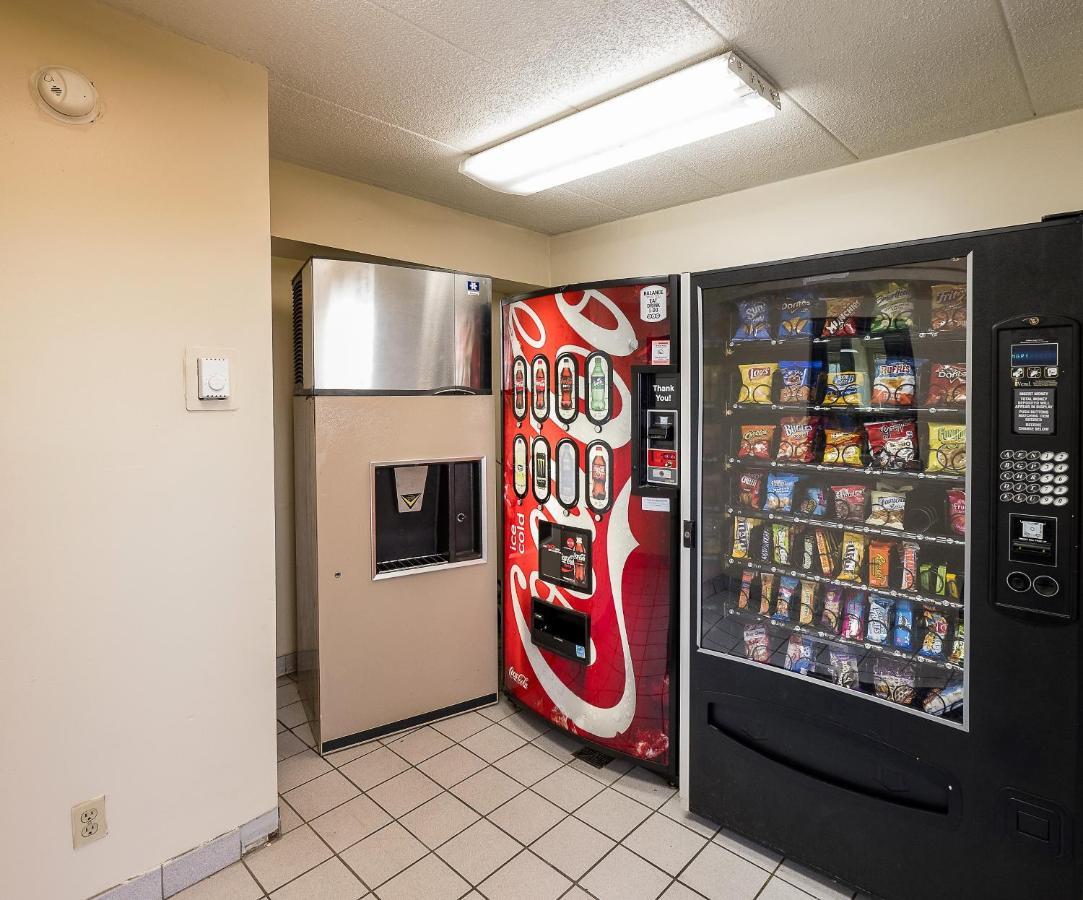 レッド ルーフ イン シンシナティ イースト ビーチモント Cherry Grove エクステリア 写真
